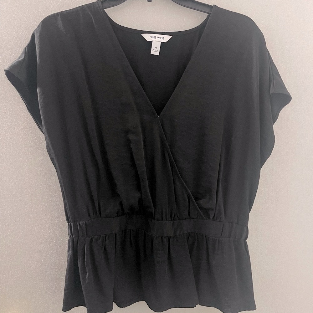 Women's Nine West‎ Short Sleeve
Wrap Top Size Medium